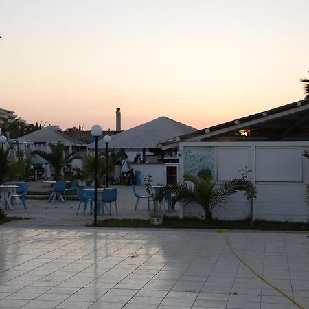 Torquemada Beach Club Маргерита-ди-Савойя Экстерьер фото
