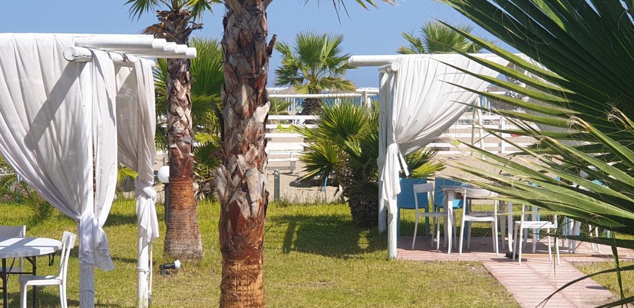 Torquemada Beach Club Маргерита-ди-Савойя Экстерьер фото