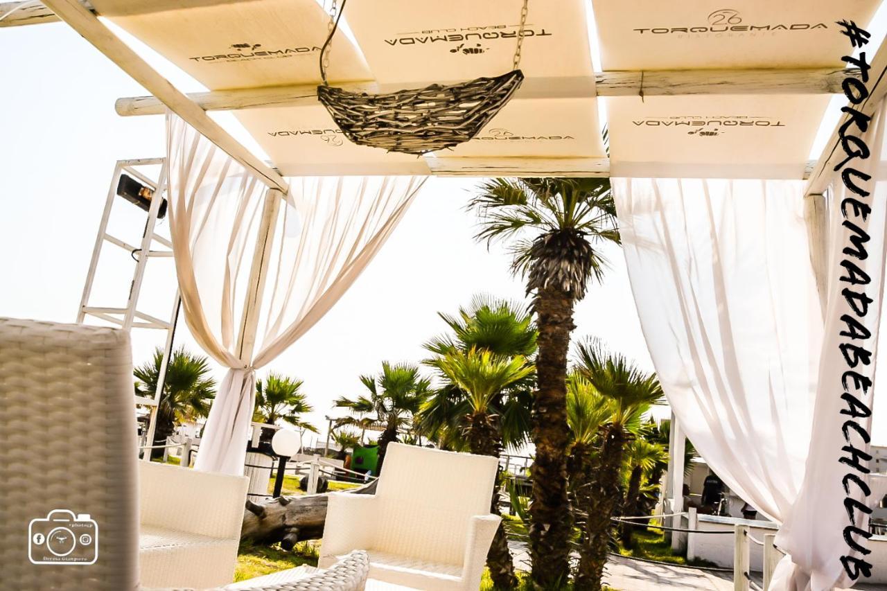 Torquemada Beach Club Маргерита-ди-Савойя Экстерьер фото