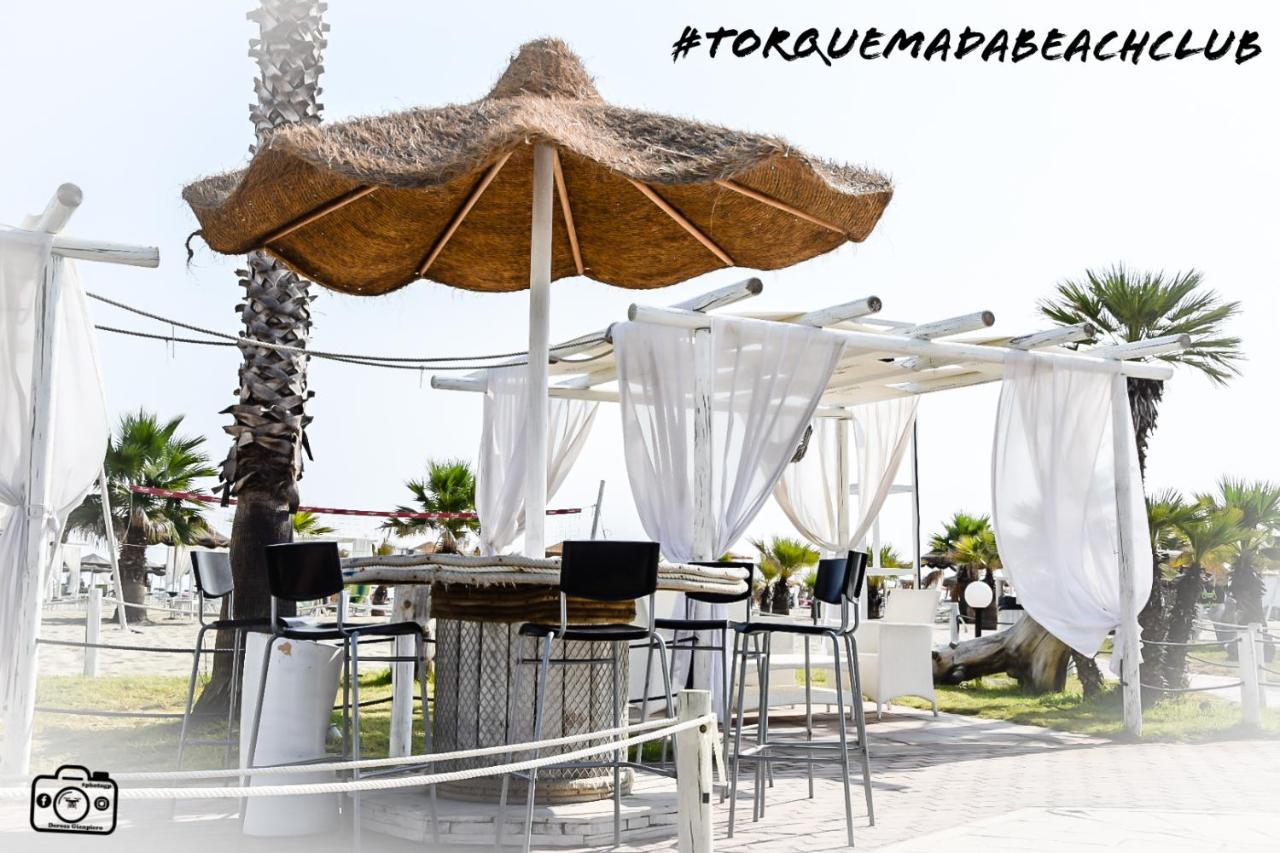 Torquemada Beach Club Маргерита-ди-Савойя Экстерьер фото